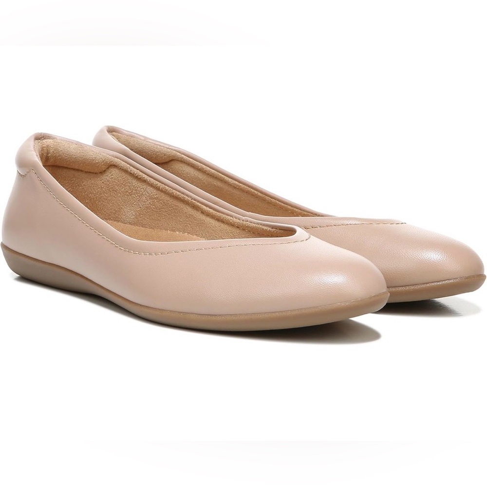 NWOB Naturalizer Vivienne Ballet Flats arch support shoes Crème. BRAND NEW!